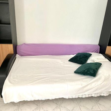 Apartament Garsoniera La Curte Paula Konstanca Zewnętrze zdjęcie