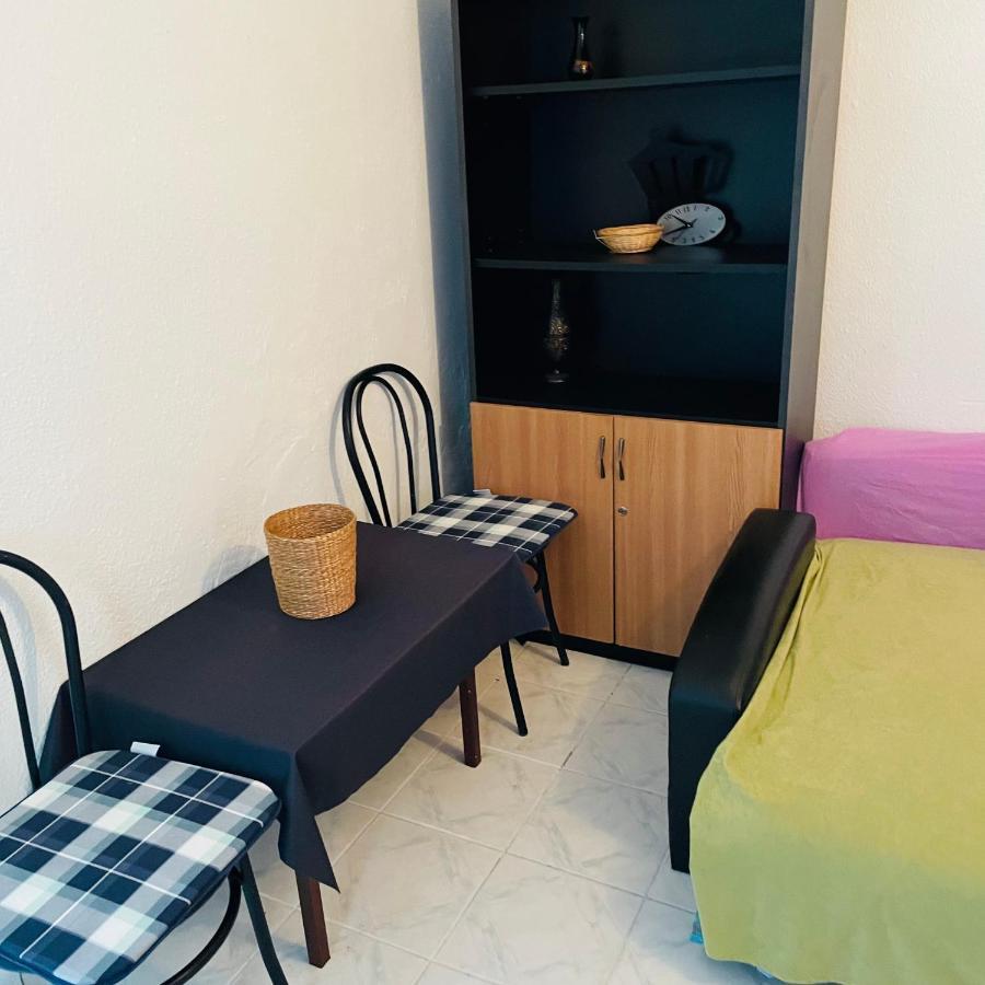 Apartament Garsoniera La Curte Paula Konstanca Zewnętrze zdjęcie