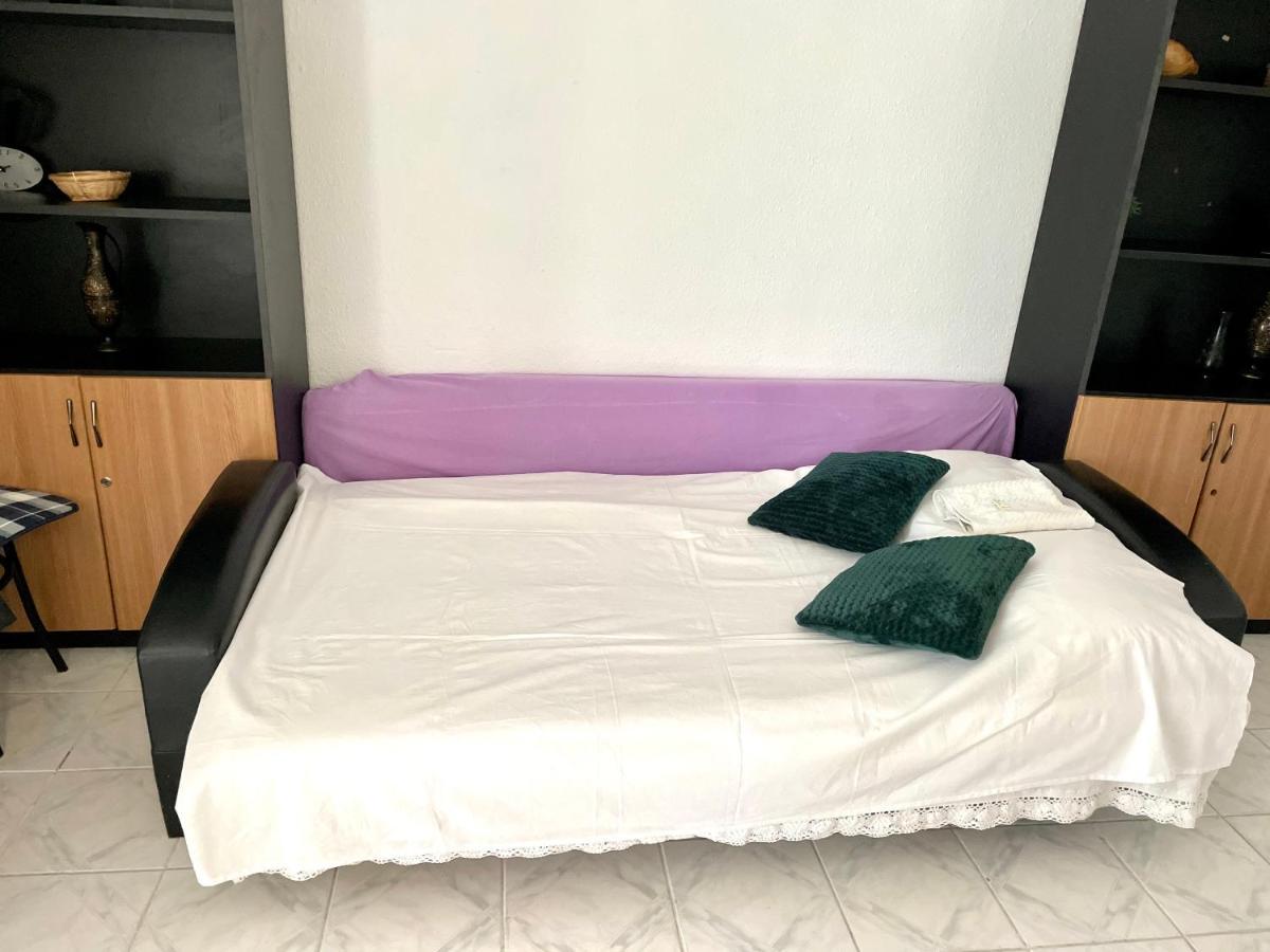Apartament Garsoniera La Curte Paula Konstanca Zewnętrze zdjęcie